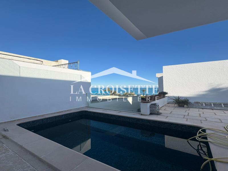 Villa S+3 avec piscine et vue sur mer à La Marsa